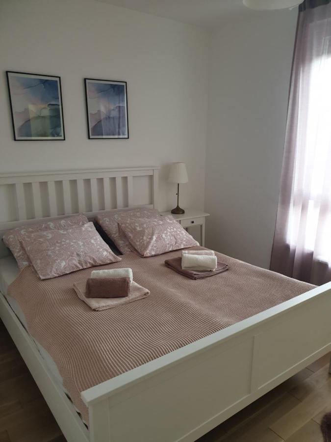 Apartman Viktoria Тузла Екстер'єр фото