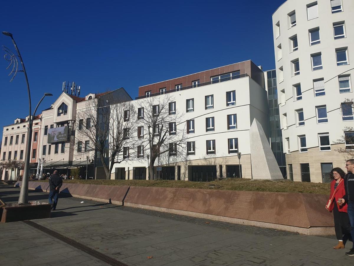 Apartman Viktoria Тузла Екстер'єр фото