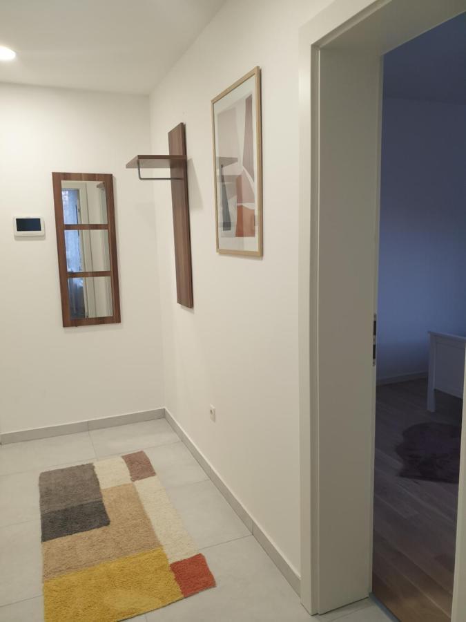 Apartman Viktoria Тузла Екстер'єр фото