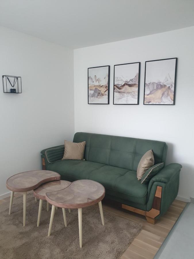 Apartman Viktoria Тузла Екстер'єр фото